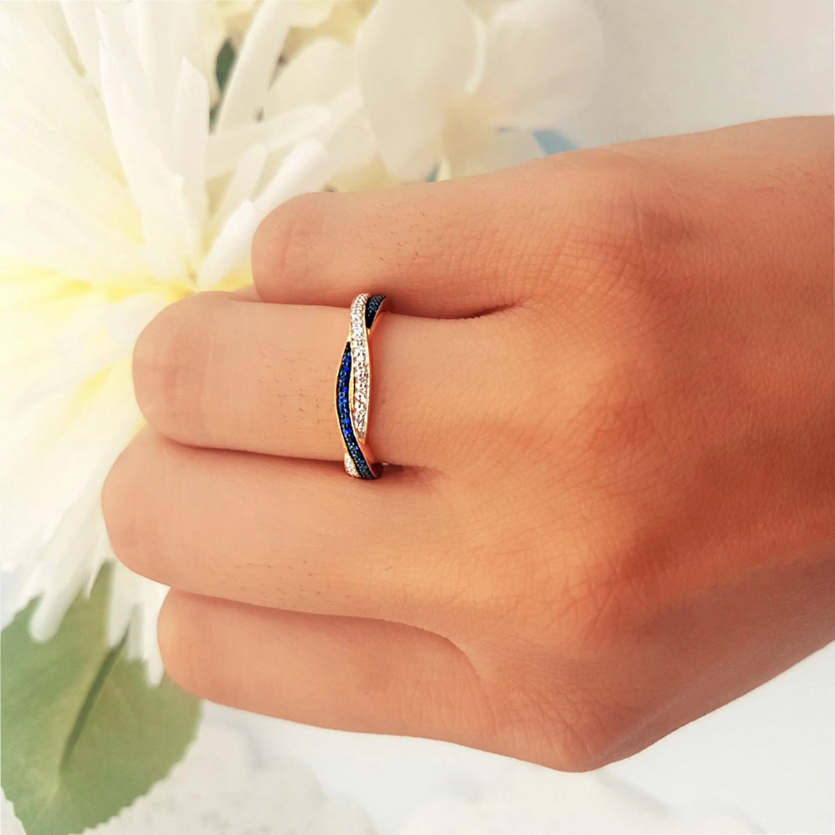 10K Yellow Gold Blue Sapphire White Diamond Ring Size 7.5 J326